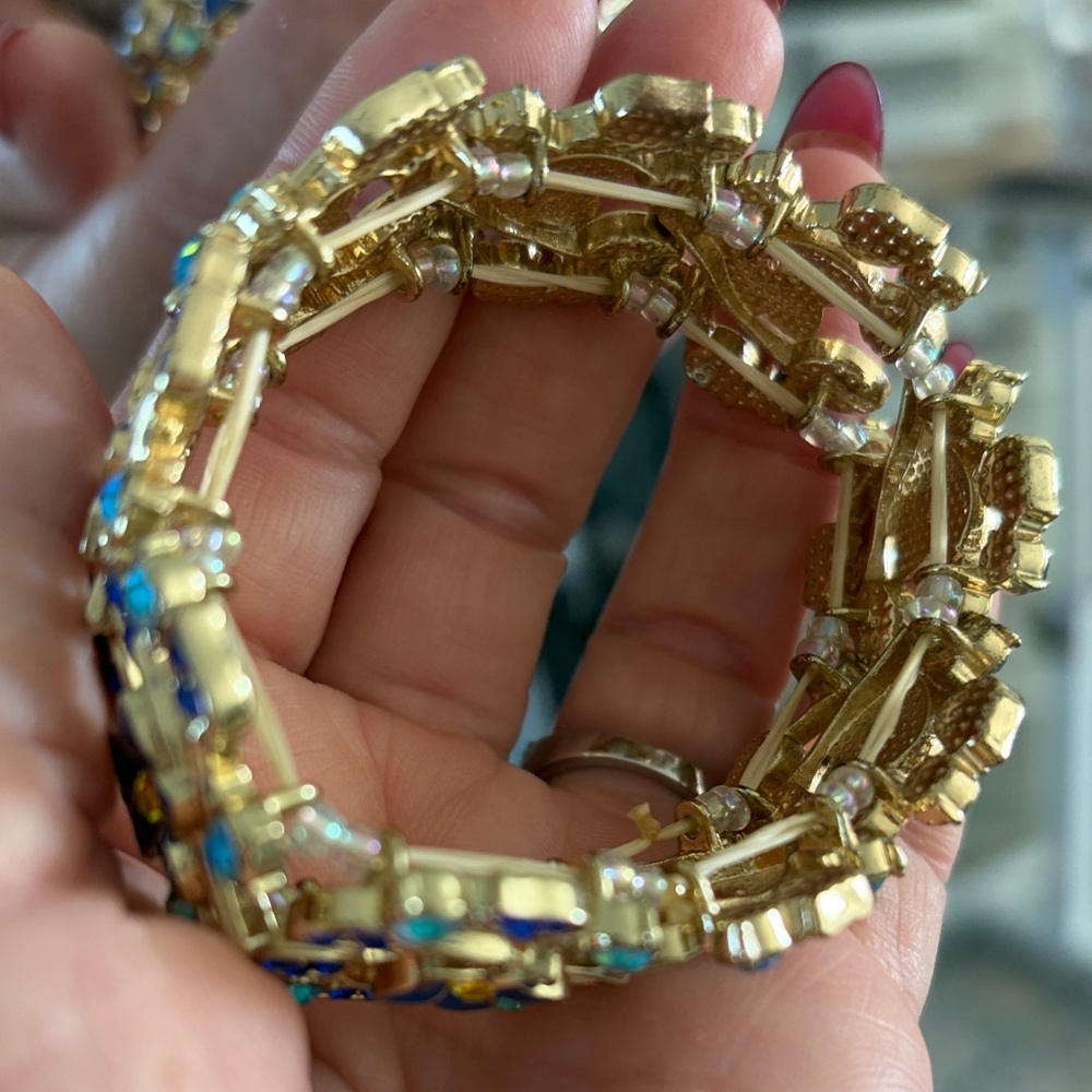 Vintage Shades of Blue AB stones Enamel Gold & Blue Floral Stretch Bracelet - Picture 6 of 6